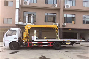 东明路附近汽车轮胎更换